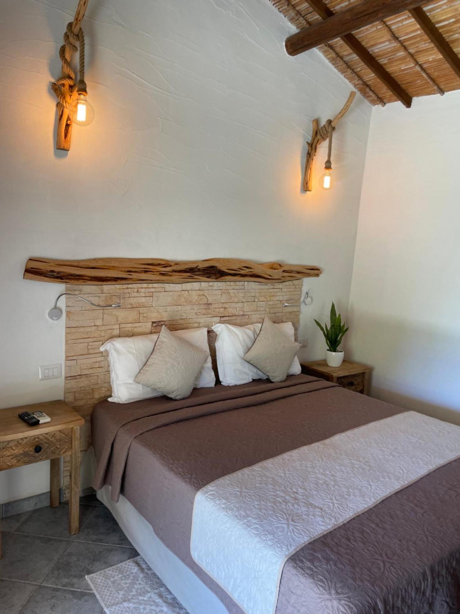 Acquamaris Tuerredda Bed & Breakfast เตวลาดา ภายนอก รูปภาพ