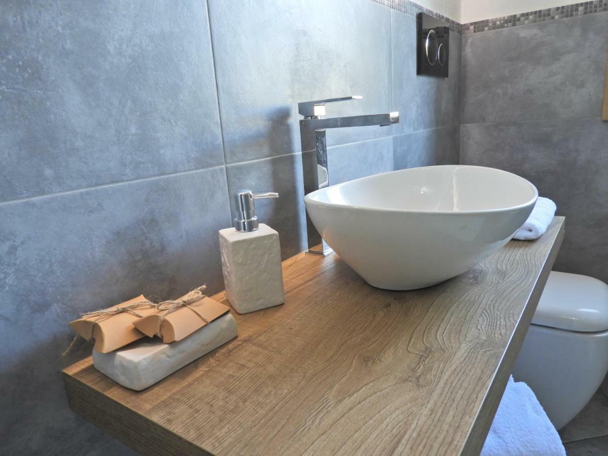 Acquamaris Tuerredda Bed & Breakfast เตวลาดา ภายนอก รูปภาพ