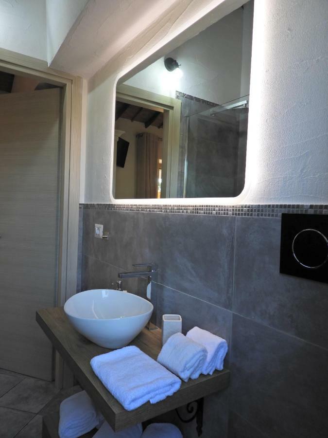 Acquamaris Tuerredda Bed & Breakfast เตวลาดา ภายนอก รูปภาพ